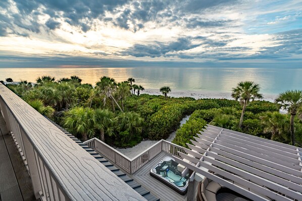 Property grounds - Stella Marris- N. Captiva Island | Luxury Beachfront Retreat (Lee County)