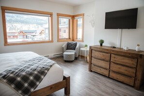 2 bedrooms, desk, iron/ironing board, free WiFi