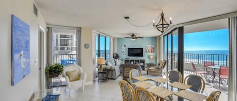 Condo, 3 Bedrooms, Balcony, Ocean View (206 W) | Living area