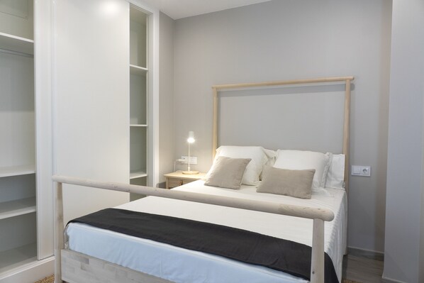 2 chambres, fer et planche à repasser, lit parapluie, Wi-Fi gratuit