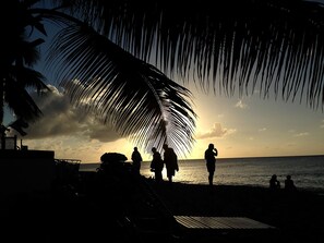 Beach nearby, sun loungers, beach towels