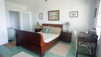 2 bedrooms, desk, free WiFi, bed sheets