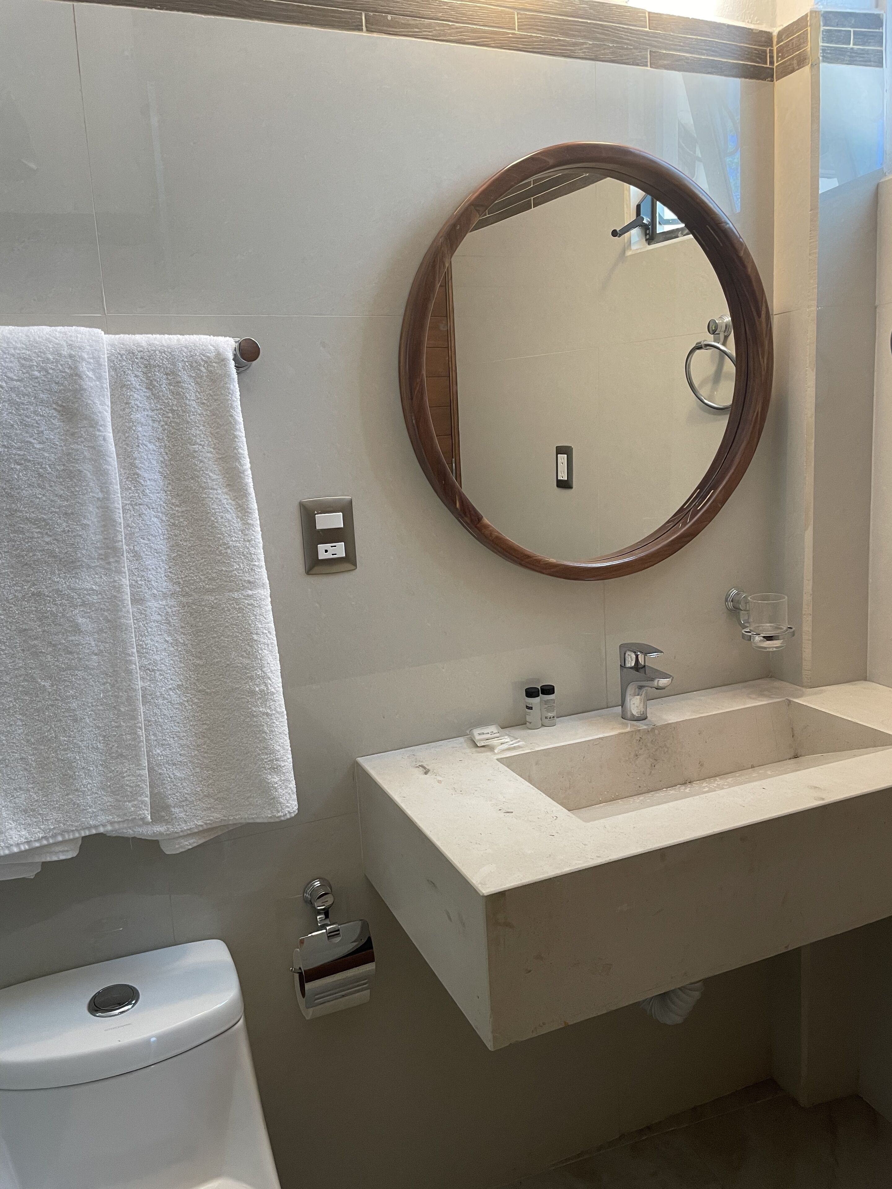 standard room | bathroom | shower, rainfall showerhead, free toiletries, towels