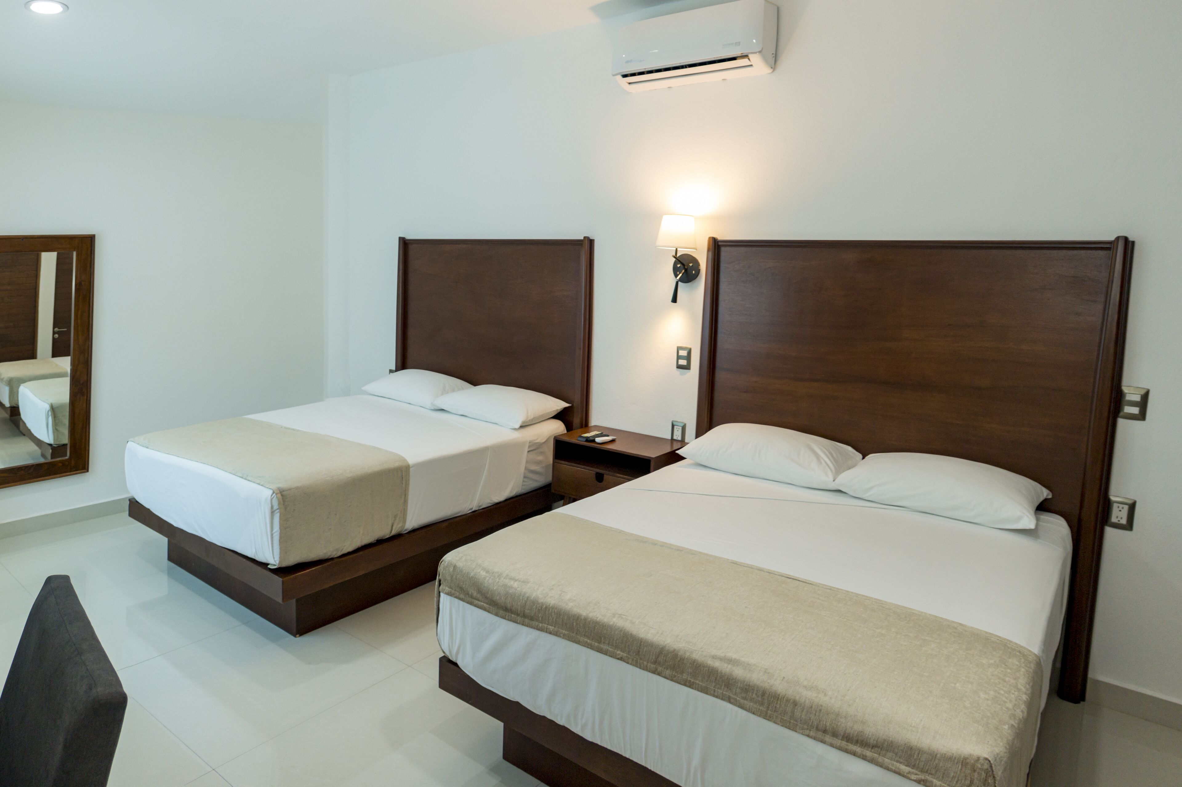 standard room | 1 bedroom, premium bedding, down duvets, desk