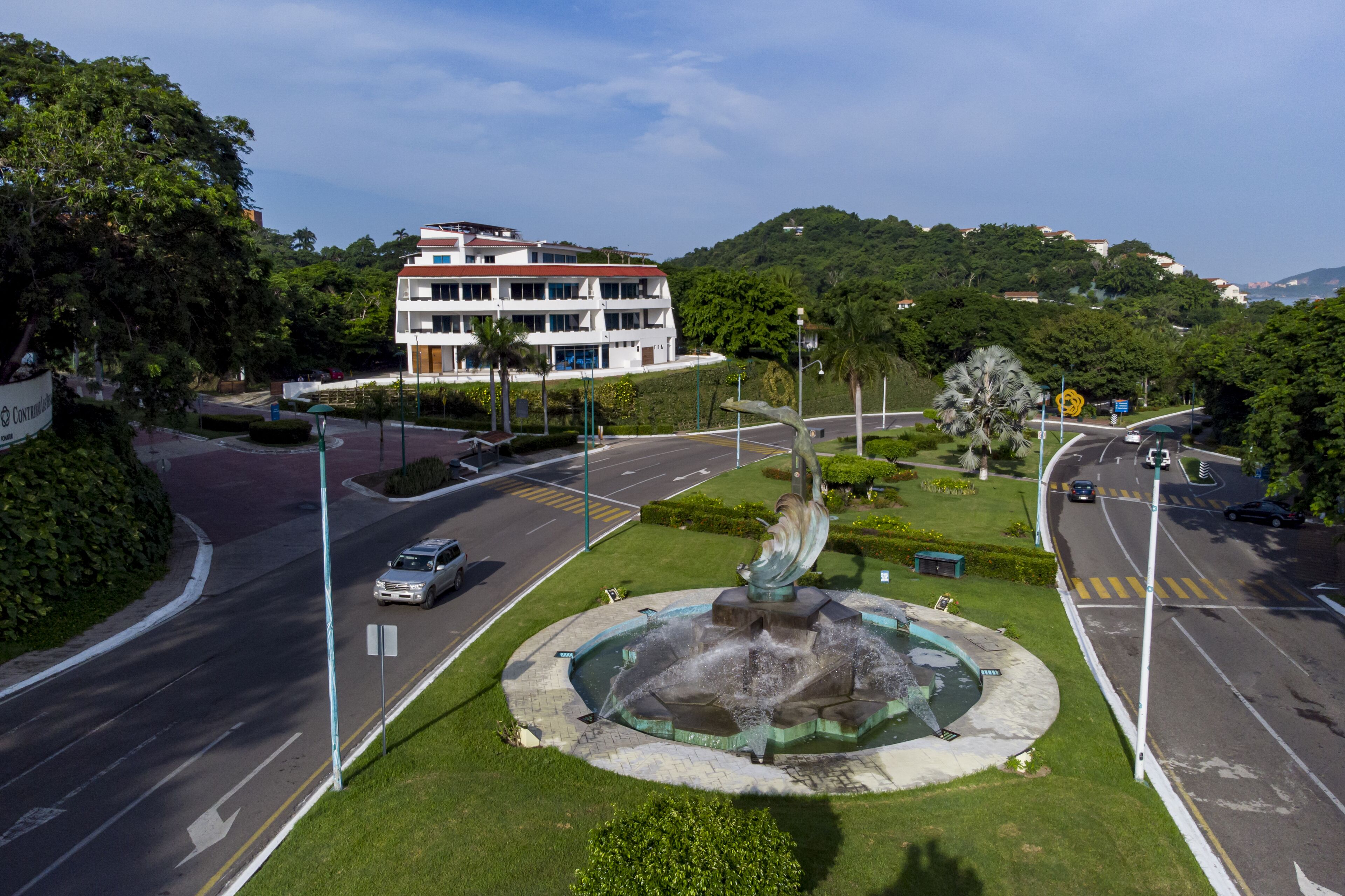 Photo - La Loma Suites