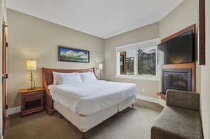 3 bedrooms, iron/ironing board, travel crib, free WiFi