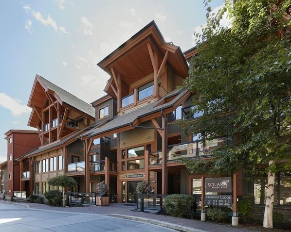 Exterior - Star Suite 2 Bed 2 bath condo with 3 fireplaces (Canmore)