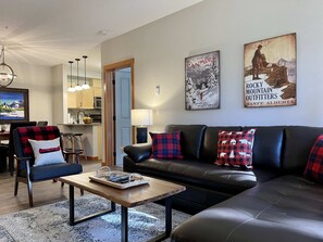 Smart TV, fireplace, DVD player