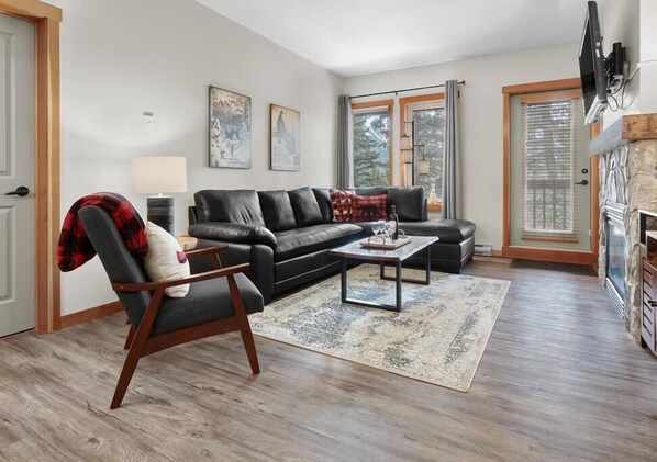 Smart TV, fireplace, DVD player