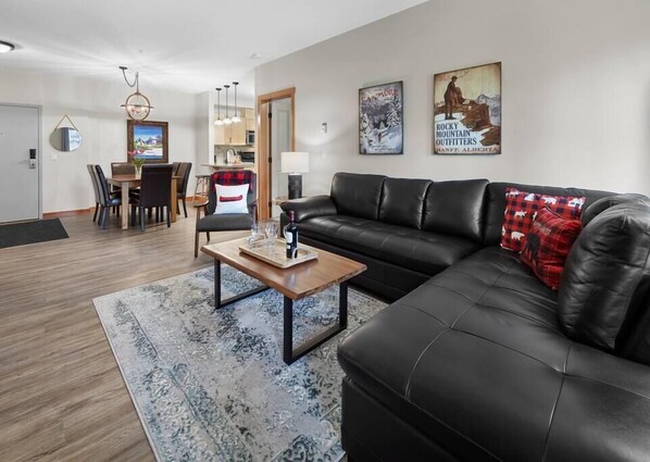 Smart TV, fireplace, DVD player