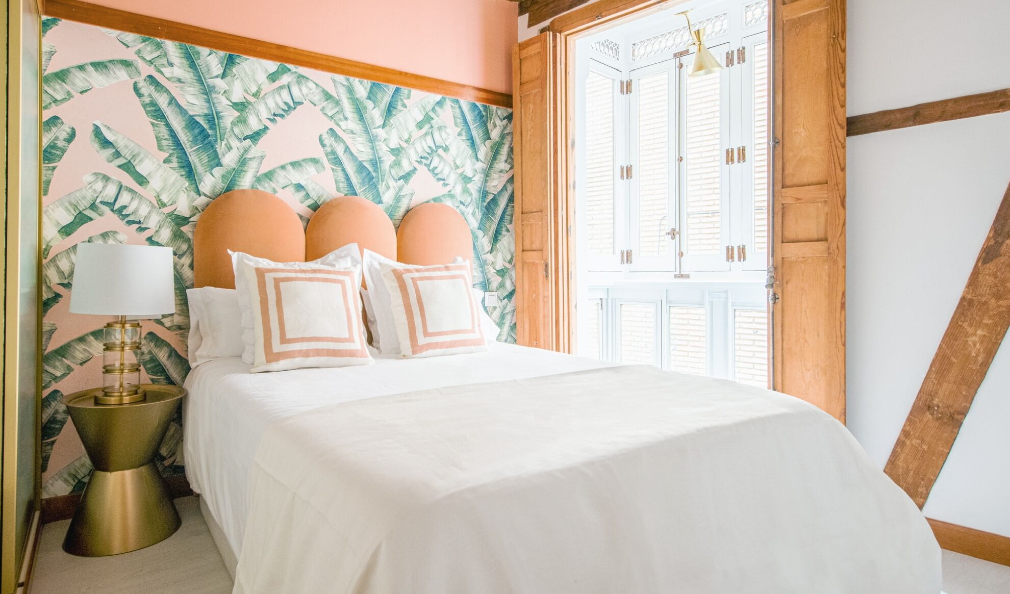 1 habitación, tabla de planchar con plancha, internet y ropa de cama 