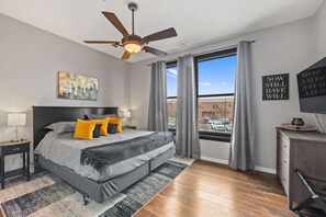 3 habitaciones, cuna de viaje, wifi y ropa de cama 