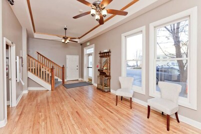 Downtown Modern Condo Inside the Historic St. Regis