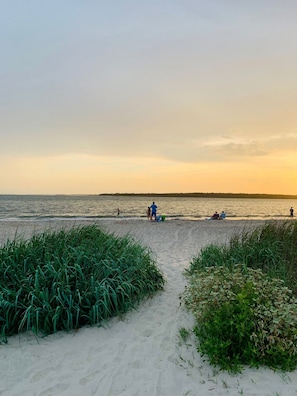 Una spiaggia nelle vicinanze