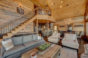 Fernseher, Kamin, Tischtennisplatte