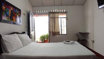 Free WiFi, bed sheets