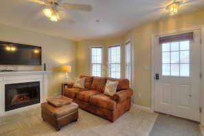 Smart TV, fireplace, DVD player, books