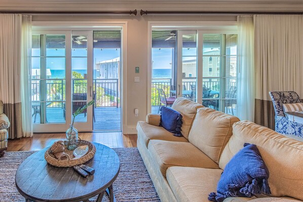 テレビ、書斎 / ワークスペース