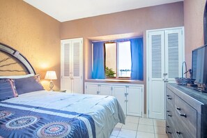 2 makuuhuonetta, silitysrauta/-lauta, ilmainen Wi-Fi, vuodevaatteet