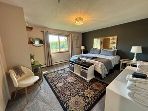 4 habitaciones, tabla de planchar con plancha y cuna de viaje 