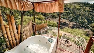 Deluxe Double Room | Free WiFi, bed sheets