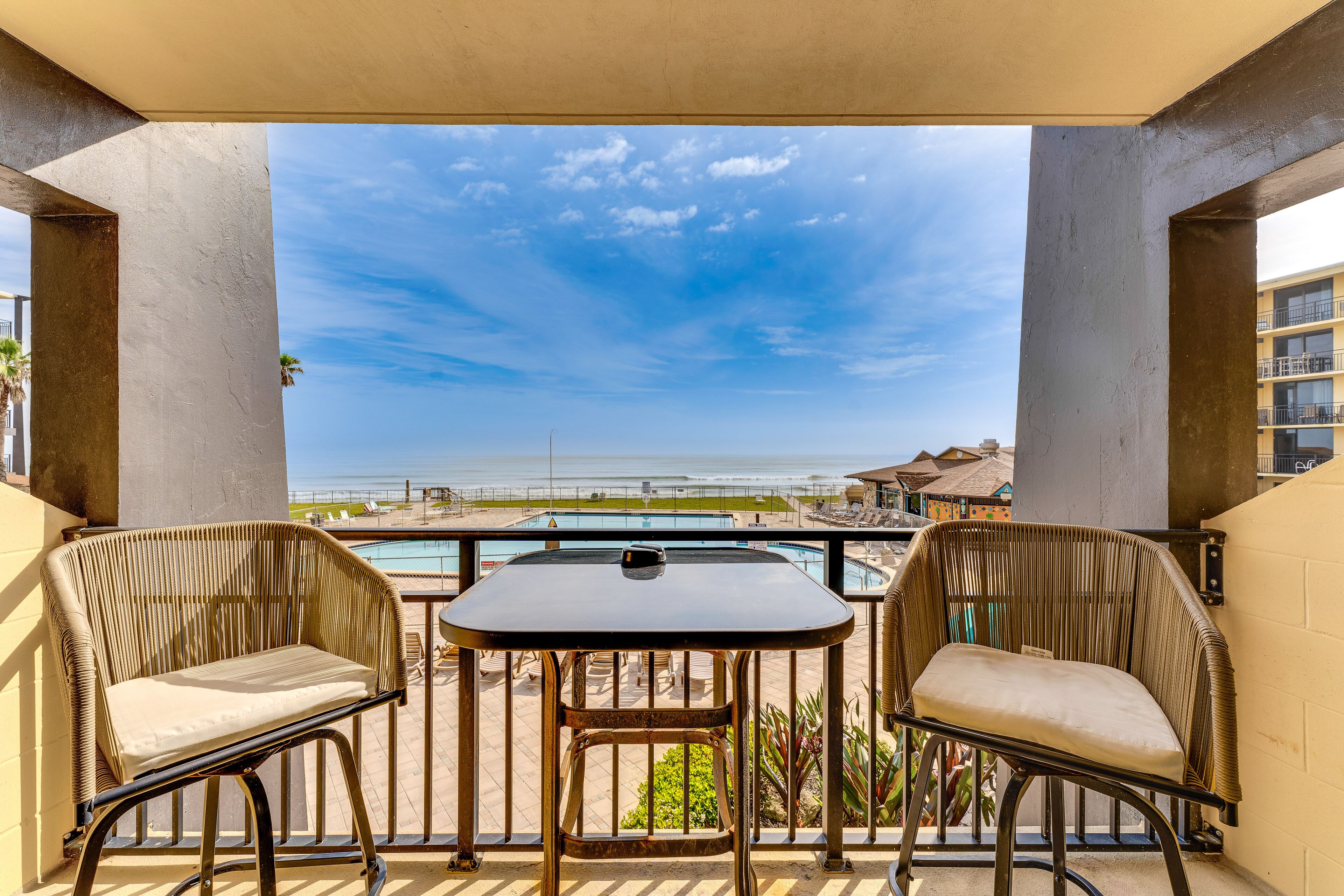Daytona Beach Resort Studio w/ Beach Access!