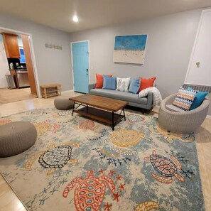 Smart TV - Modern Tropical Vacation Home, Palo Alto/Stanford #655 (Palo Alto)