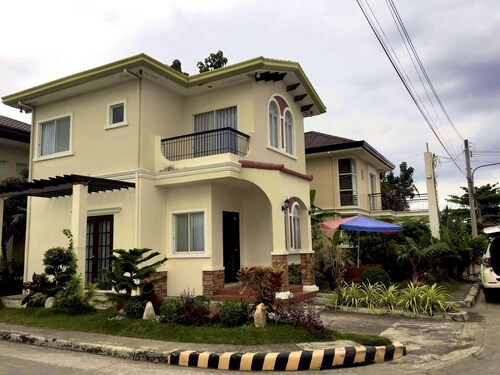 MINGLANILLA, CEBU FONTE DI VERSAILLES HOUSE RENTAL