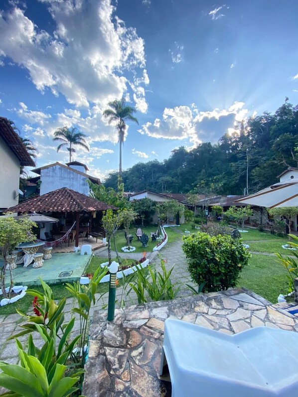 29-inch flat-screen TV with satellite channels, TV - Pousada Thamalu 228 (Paraty)