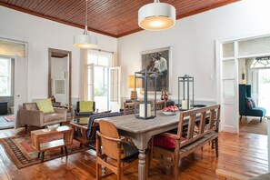 Casa clássico | Área de estar | TV de tela plana