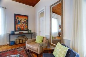 Classic House | Living area | Flat-screen TV - Rus In De Rust (De Rust)