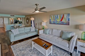 Smart TV - Modern Oceanfront with all amenities provided. (South Padre Island)