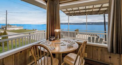 Beautiful Bayfront House w/WiFi, Beach Access, Bay/Mountain Views, & Fireplace