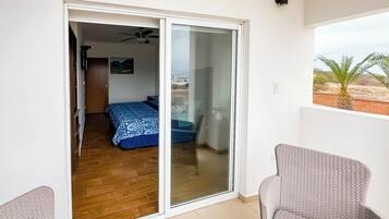 2 chambres, fer et planche Ă repasser, Wi-Fi gratuit, draps fournis