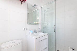 Shower, hair dryer, towels - YourHouse Monges sea view-studio (Can Picafort)