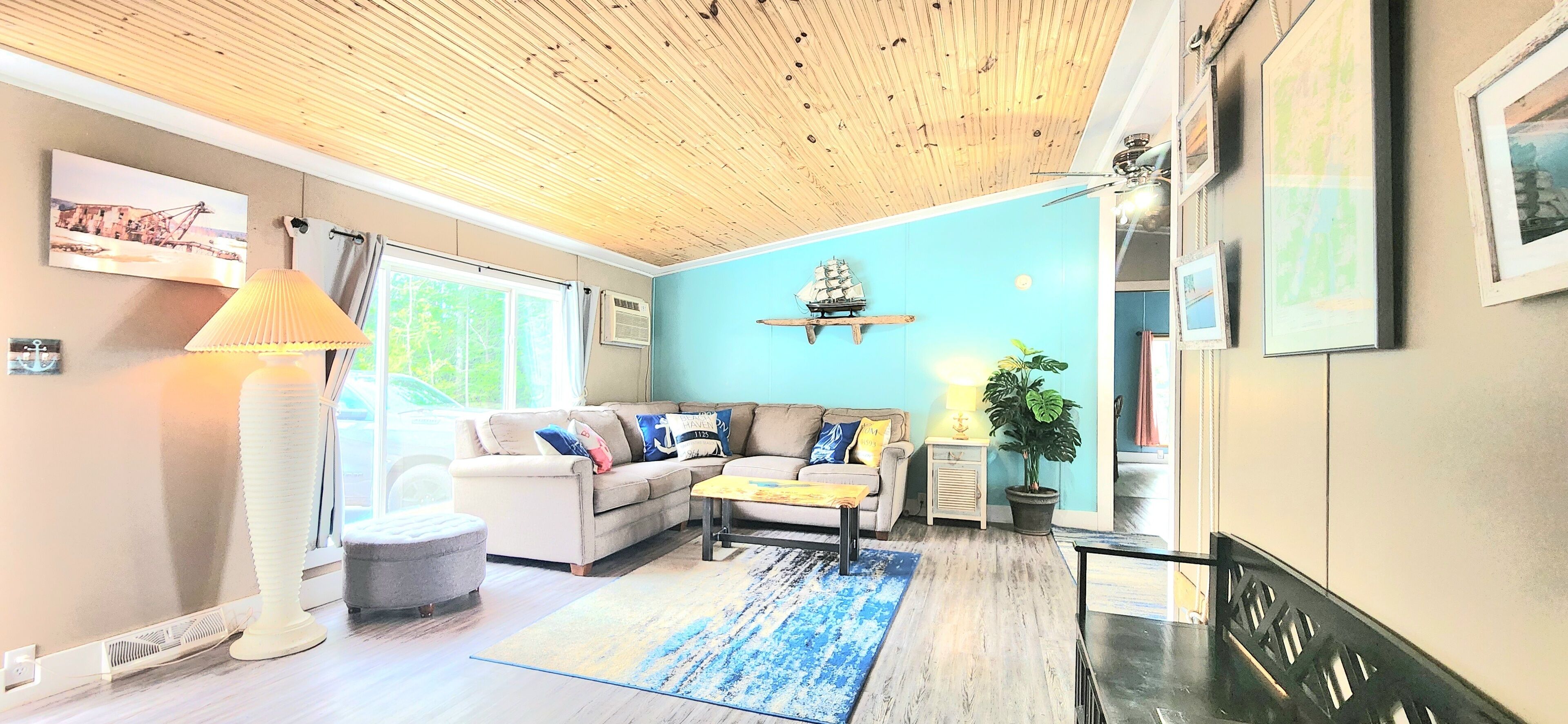 Smart-tv, videospelletjes, een dvd-speler en boeken