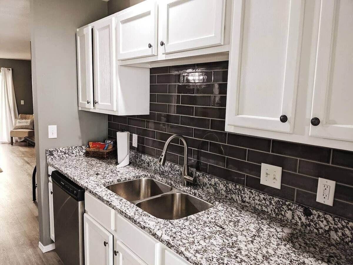 雪櫃、微波爐、焗爐、爐具