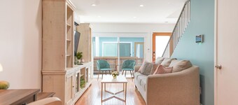 Alice in Wonderland ☞ Self Check-In ☞ W/D ☞Free Parking☞2 Story ☞ Near Disney ☞