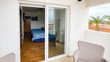 2 makuuhuonetta, silitysrauta/-lauta, ilmainen Wi-Fi, vuodevaatteet