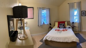 1 habitación, tabla de planchar con plancha, wifi gratis y ropa de cama