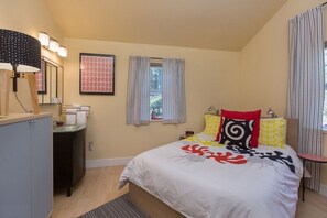 1 slaapkamer, een strijkplank/strijkijzer, gratis wifi, beddengoed