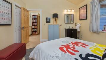 1 bedroom, iron/ironing board, free WiFi, bed sheets