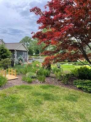 Property grounds - Clever Fox is on Big Lake waterfront to Enjoy! (Grass Lake Charter Township)