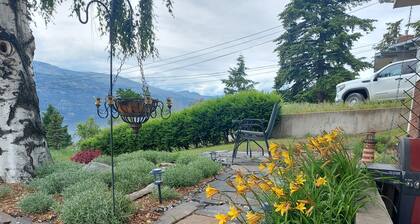 Pixie Bay Cottage - Peaceful Semi-Lakeshore Retreat Near Wineries & Beaches