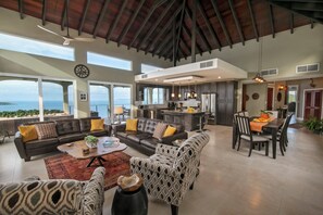 智能電視、乒乓球設施、書籍、打印機