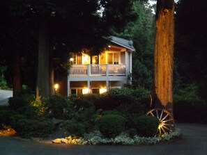 Exterior - Minutes to HUNDREDS of wine tasting rooms/wineries! (WOODINVILLE)