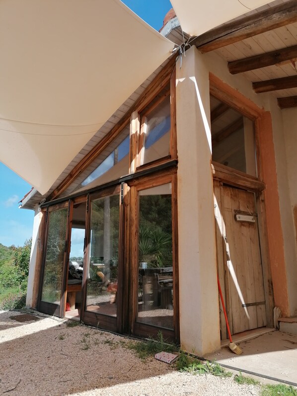 Exterior detail - The Farm, Maria Serrao Aljezur (Aljezur)