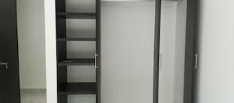 Amplia Casa con Piscina Propia