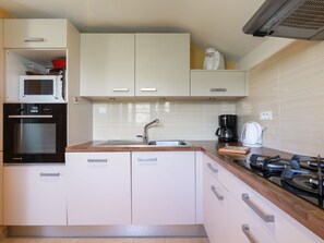 Réfrigérateur, micro-ondes, four, lave-vaisselle