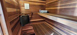 Sauna - Amazing view of the ocean and mountains, in natural setting. (Valdez)